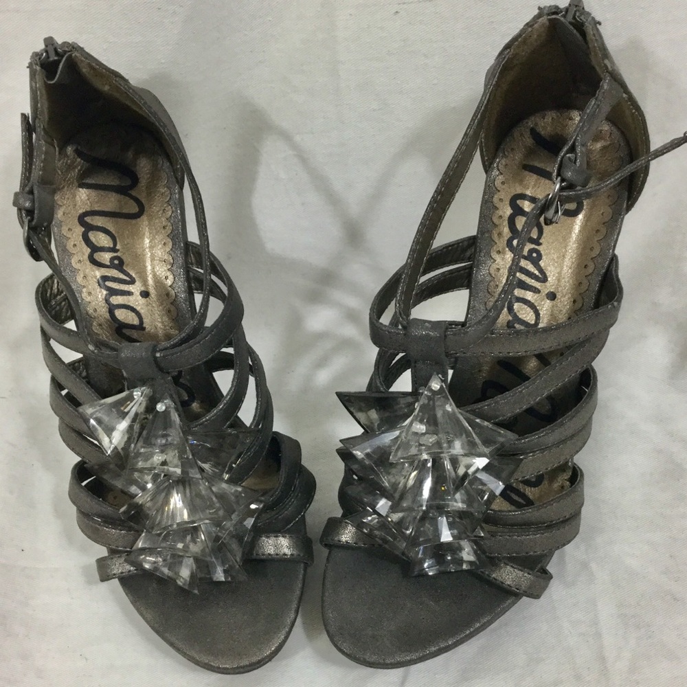 Adorable Gray Heels